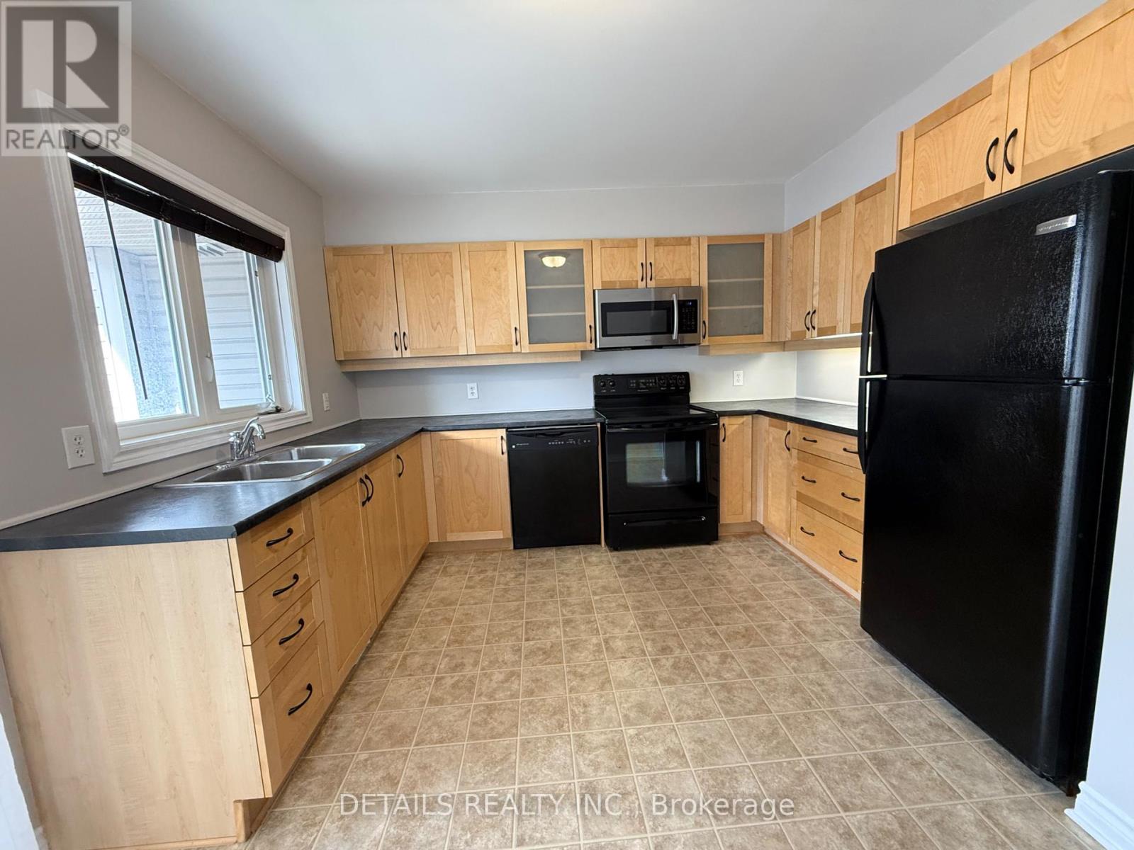2065 Madrid Avenue, Ottawa, Ontario  K2J 0K4 - Photo 8 - X12412629