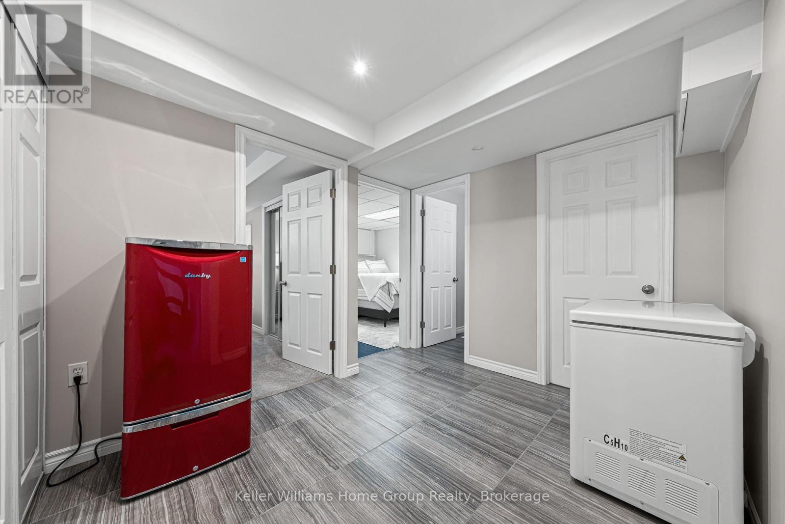 137 Rennie Boulevard, Centre Wellington, Ontario  N1M 2W4 - Photo 31 - X12412569