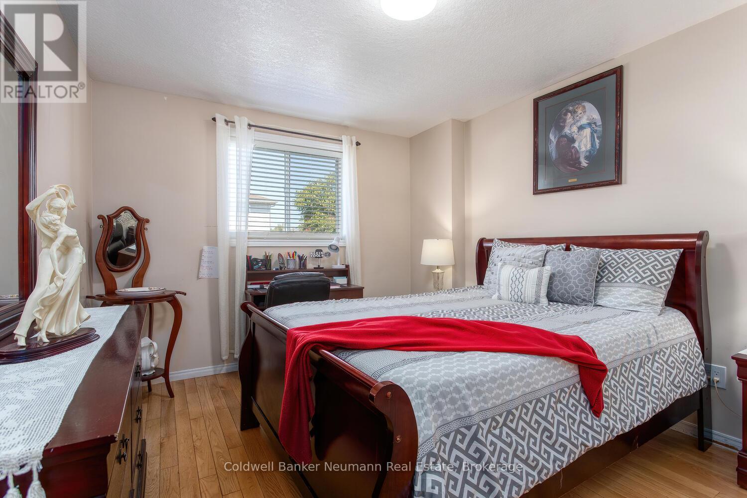 31 Ryde Road, Guelph (Willow West/sugarbush/west Acres), Ontario  N1K 1V8 - Photo 16 - X12412580