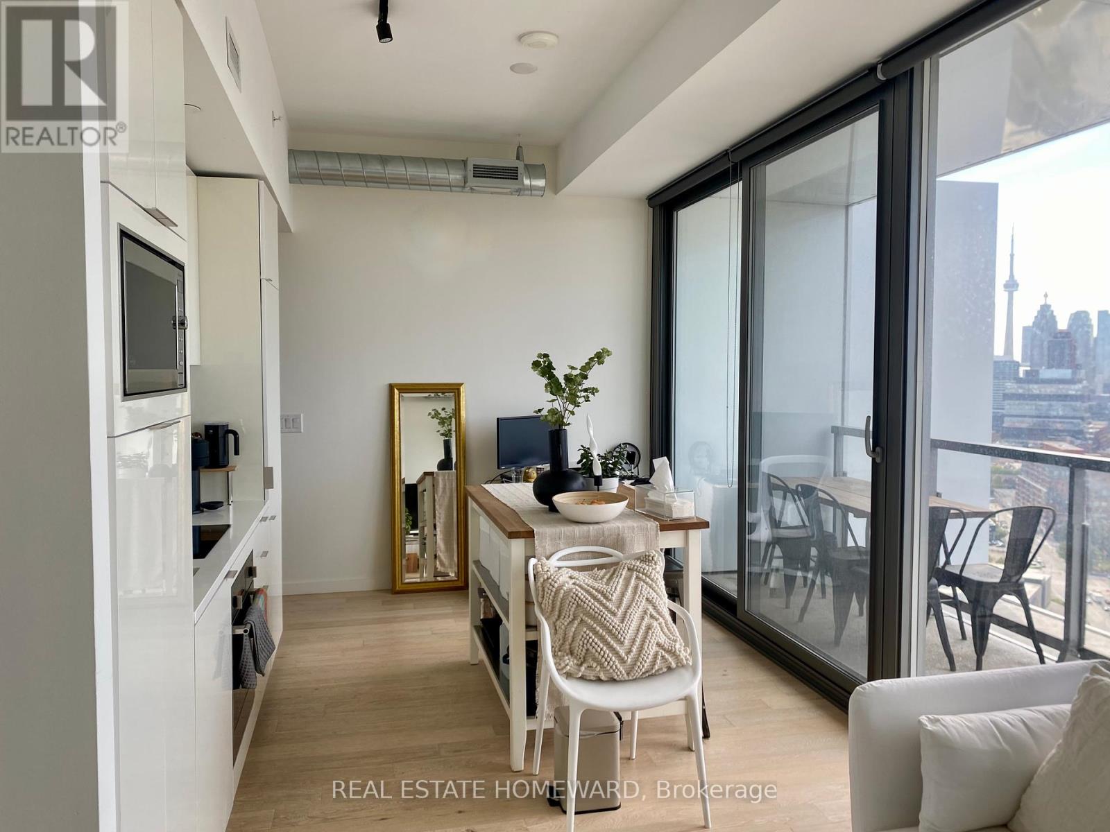 2804 - 170 Bayview Avenue, Toronto, Ontario  M5A 0M4 - Photo 8 - C12412379