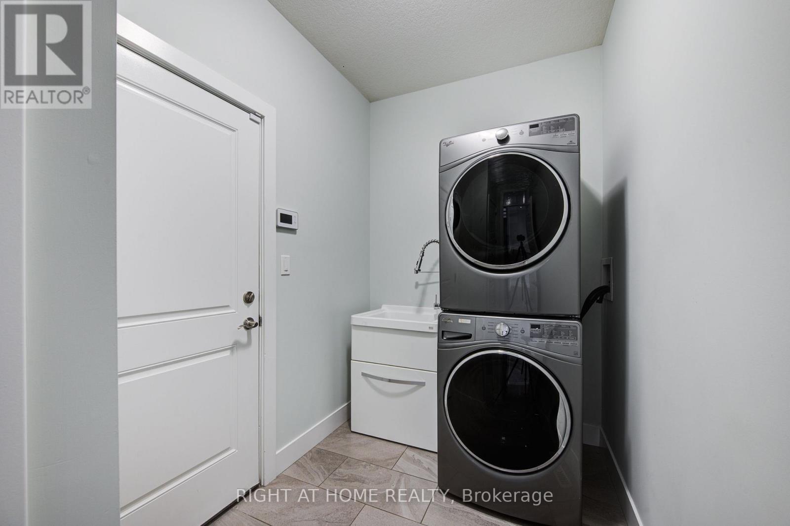 2527 Holbrook Drive, London South, Ontario  N6M 0E8 - Photo 12 - X12412192