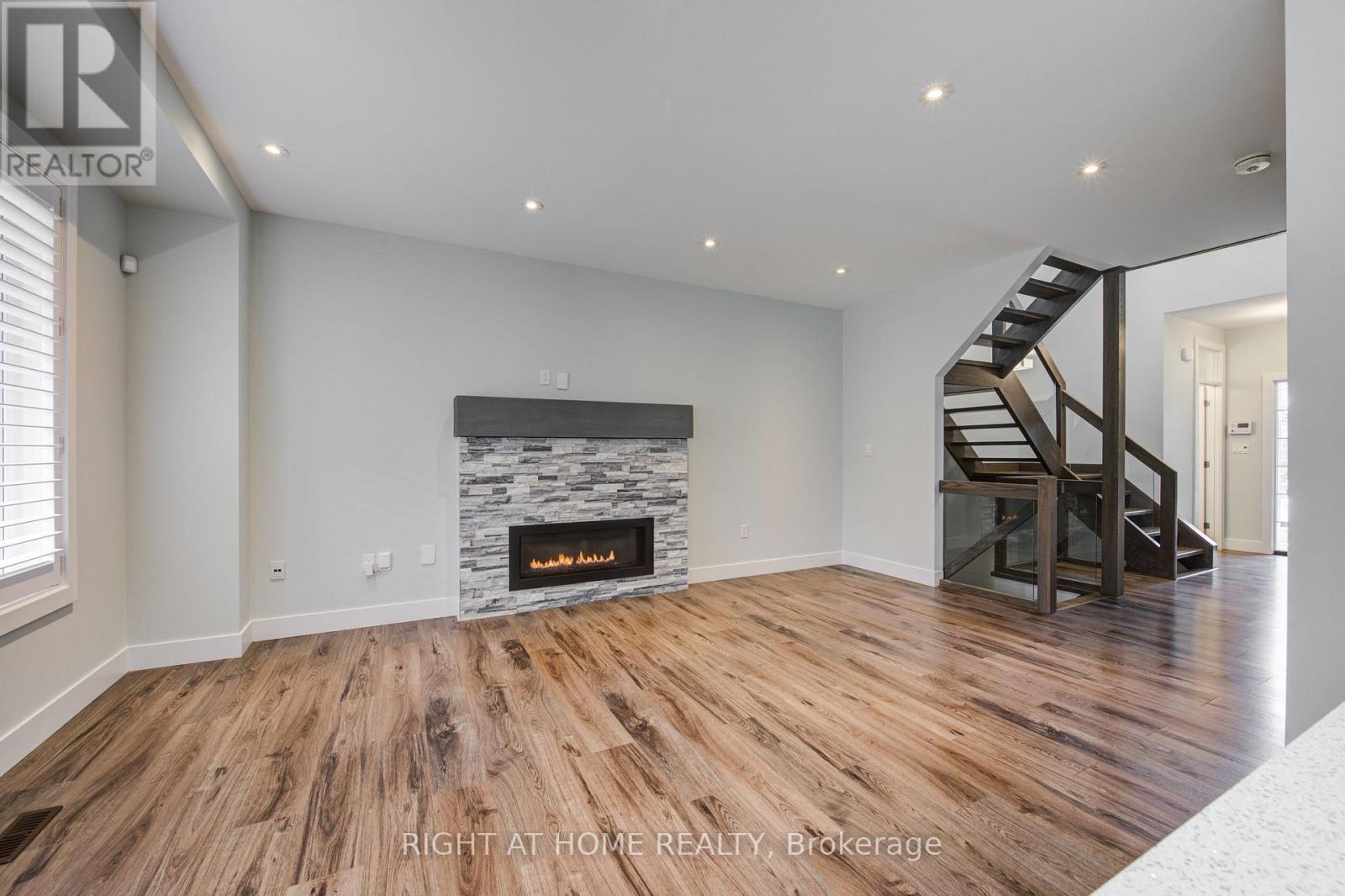 2527 Holbrook Drive, London South, Ontario  N6M 0E8 - Photo 5 - X12412192