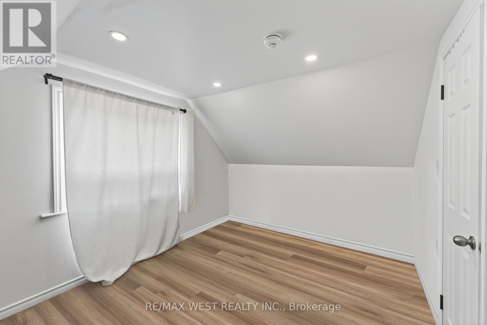 35 Kingscourt Avenue, Kingston, Ontario  K7K 4N6 - Photo 19 - X12412215