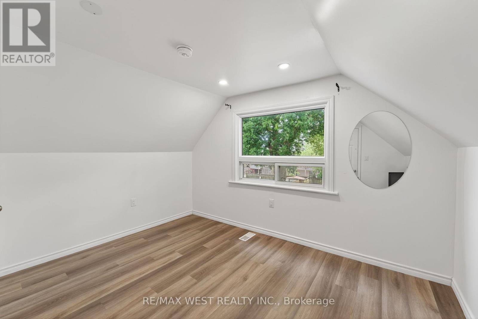 35 Kingscourt Avenue, Kingston, Ontario  K7K 4N6 - Photo 21 - X12412215