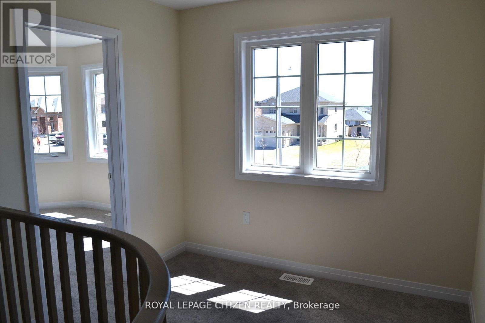 41 Carew Boulevard, Kawartha Lakes, Ontario  K9V 0P7 - Photo 15 - X12412303