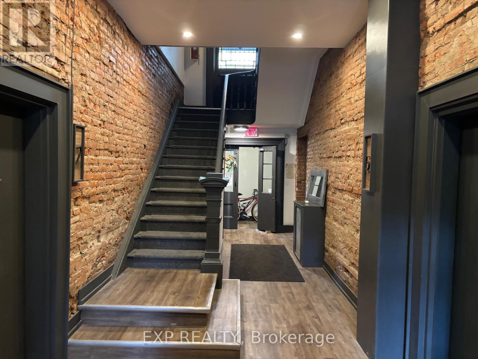 4 - 123 Macnab Street S, Hamilton, Ontario  L8P 3C2 - Photo 8 - X12412339