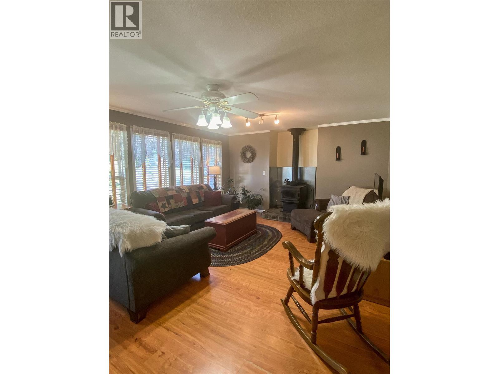 1118 Harold Street, Slocan, British Columbia  V0G 2C0 - Photo 5 - 10363392