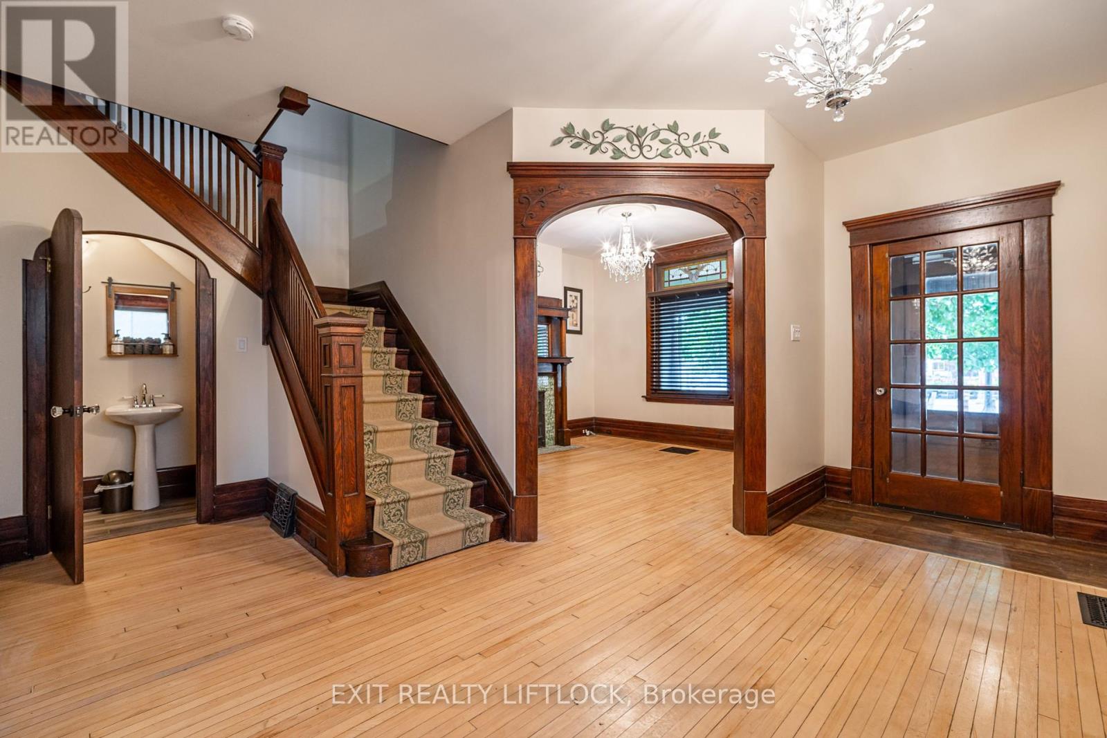 141 Hunter Street E, Peterborough, Ontario  K9H 1G7 - Photo 4 - X12412513