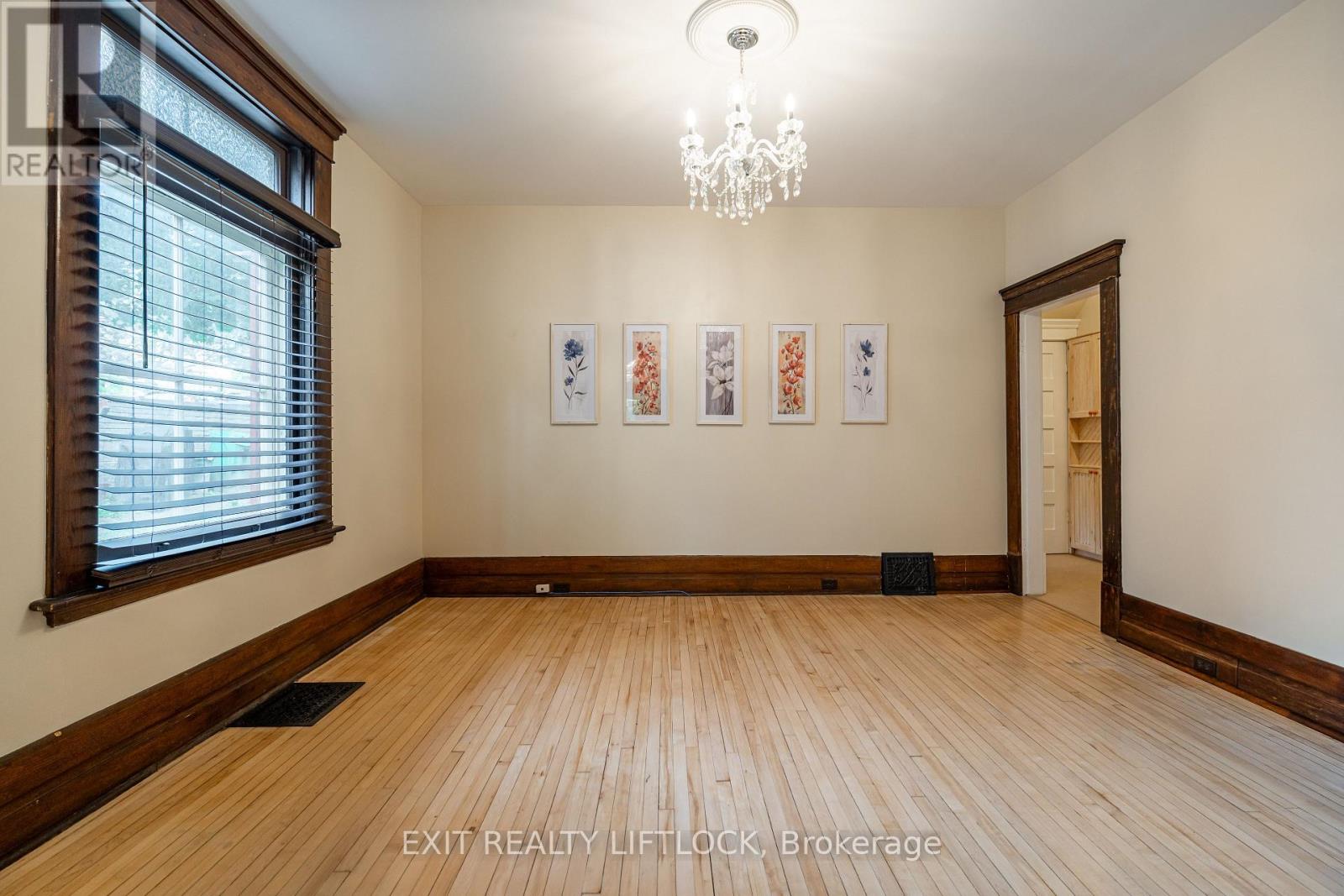 141 Hunter Street E, Peterborough, Ontario  K9H 1G7 - Photo 8 - X12412513