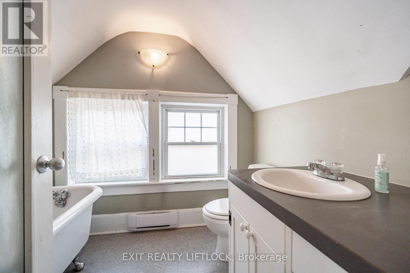 141 Hunter Street E, Peterborough (Ashburnham Ward 4), Ontario  K9H 1G7 - Photo 22 - X12412521