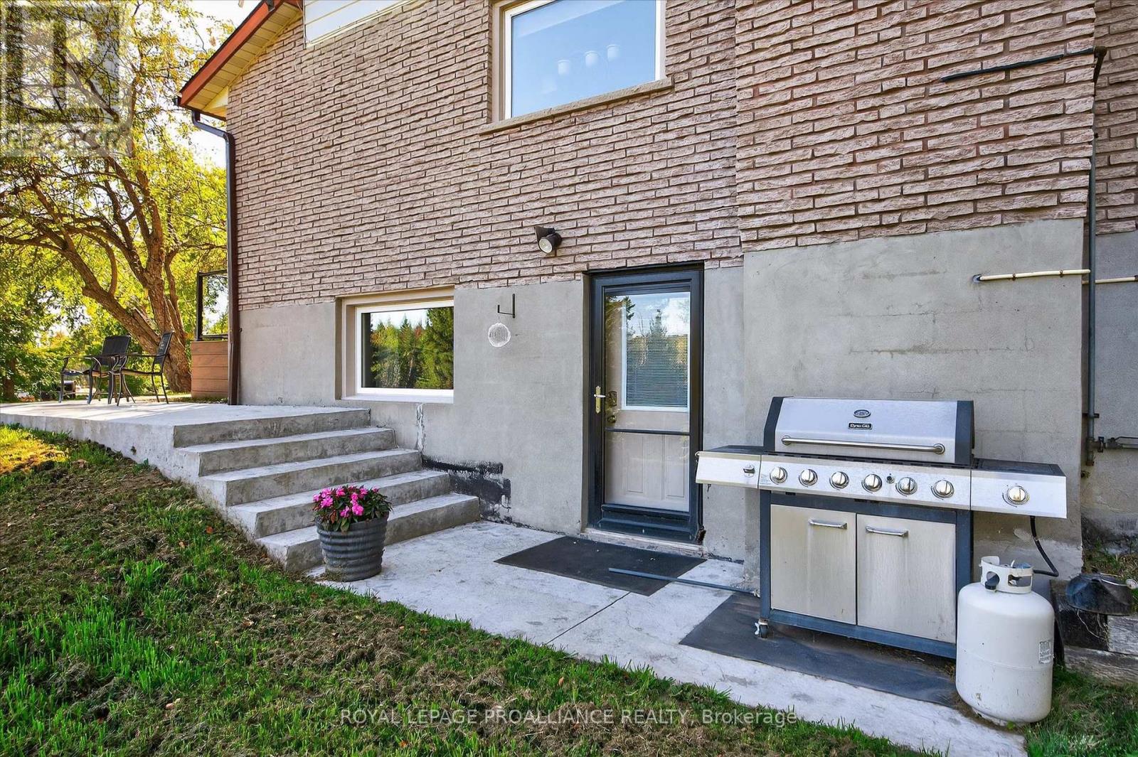 9 Leanne Avenue, Otonabee-South Monaghan, Ontario  K9J 6X8 - Photo 36 - X12412631