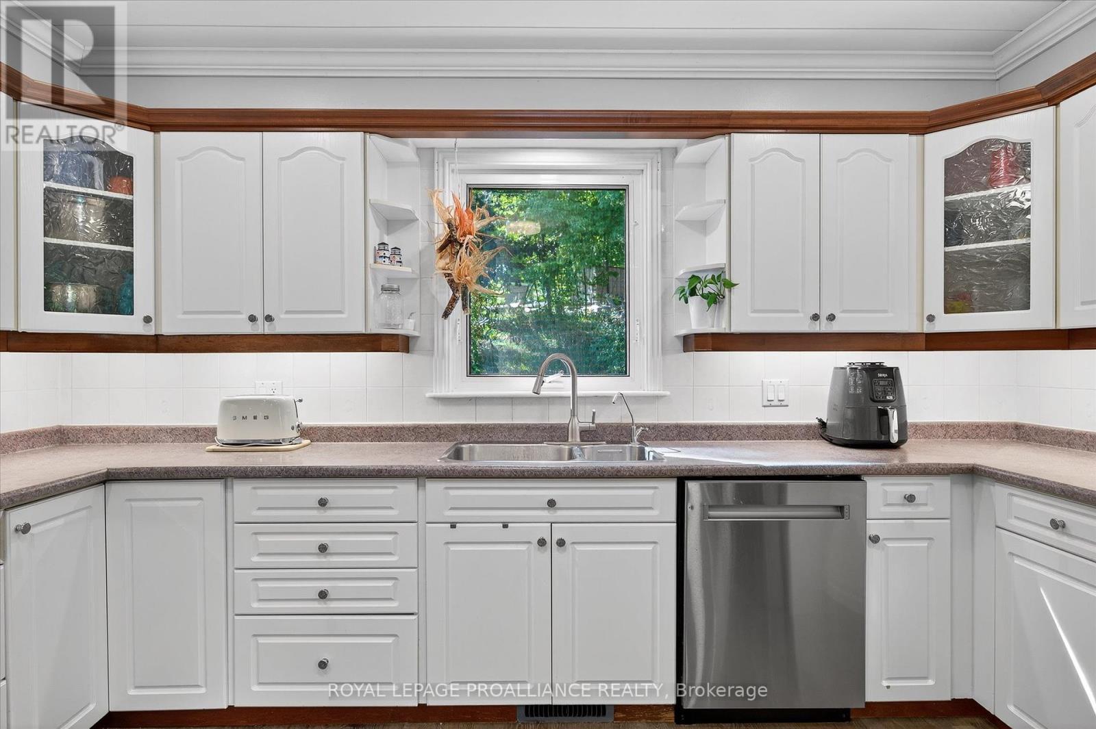 9 Leanne Avenue, Otonabee-South Monaghan, Ontario  K9J 6X8 - Photo 9 - X12412631