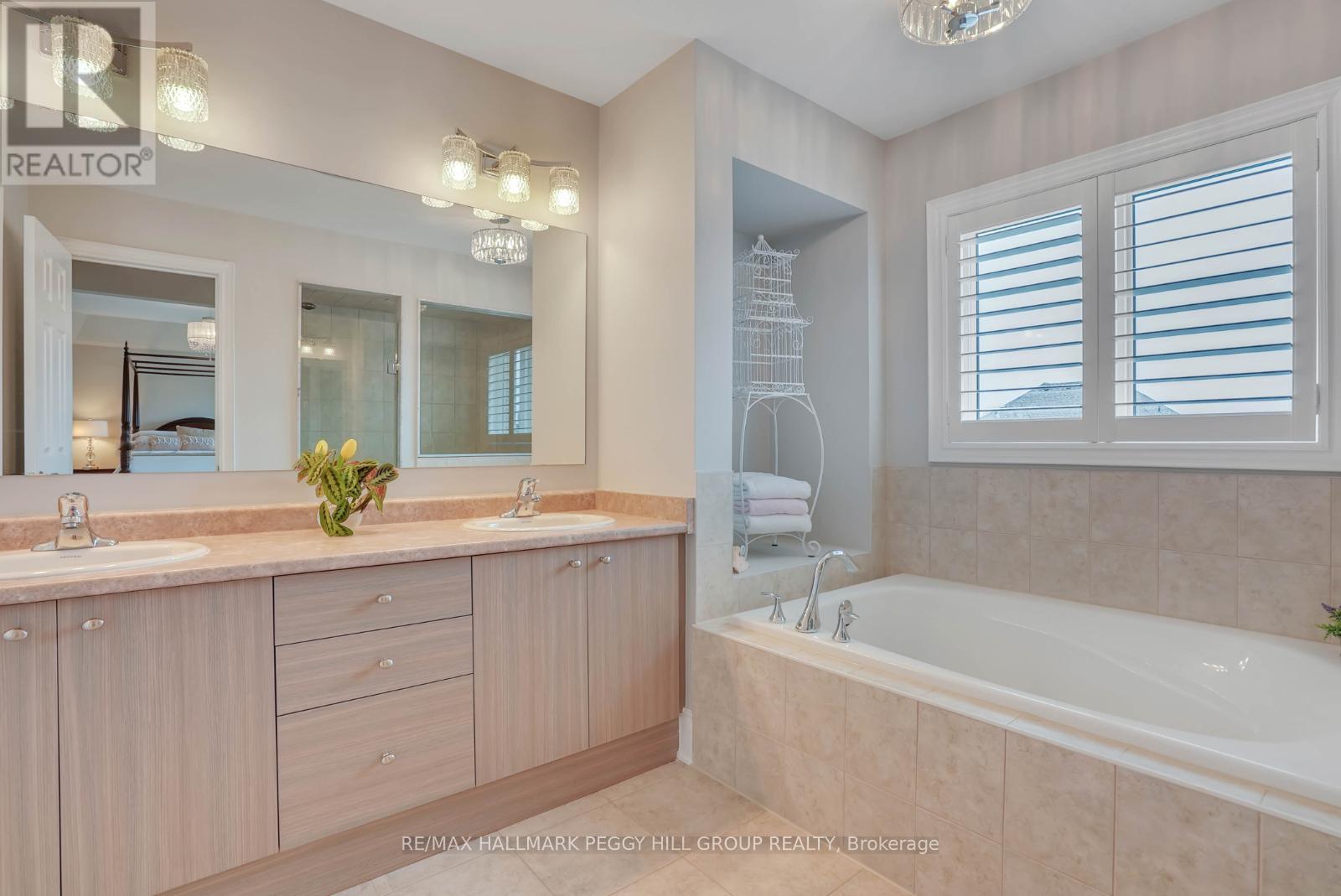 25 Copeland Crescent, Innisfil, Ontario  L0L 1L0 - Photo 13 - N12412426