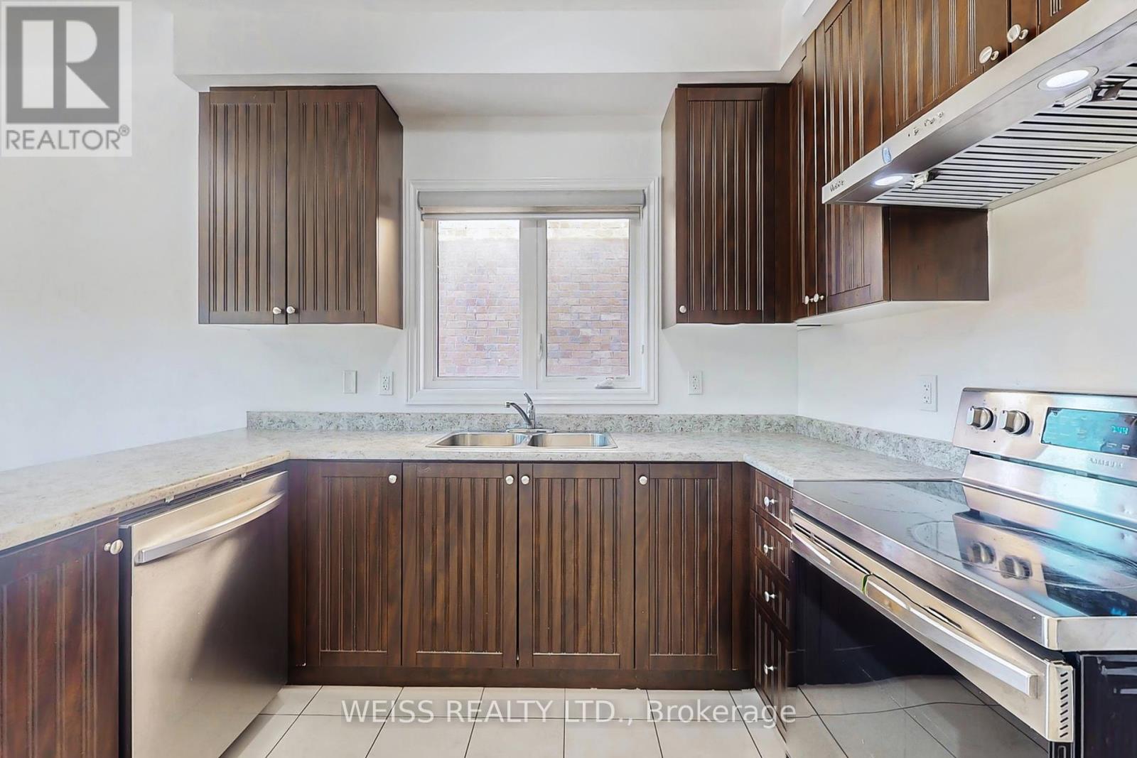42 Terry Clayton Avenue, Brock, Ontario  L0K 1A0 - Photo 9 - N12412437