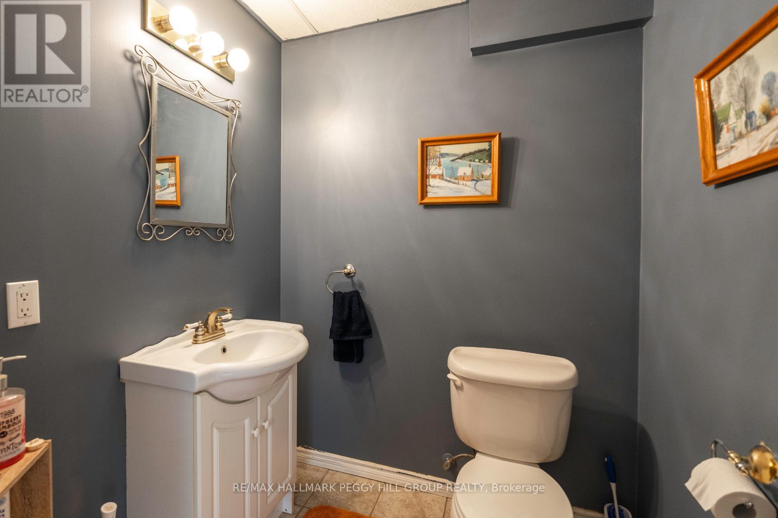 51 Nottawasaga Drive, Essa, Ontario  L0M 1B0 - Photo 14 - N12412447