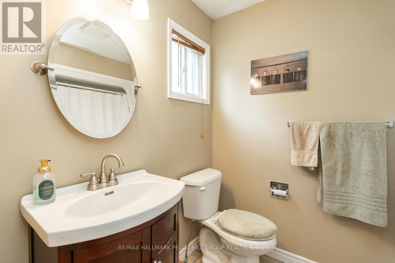 51 Nottawasaga Drive, Essa, Ontario  L0M 1B0 - Photo 7 - N12412447