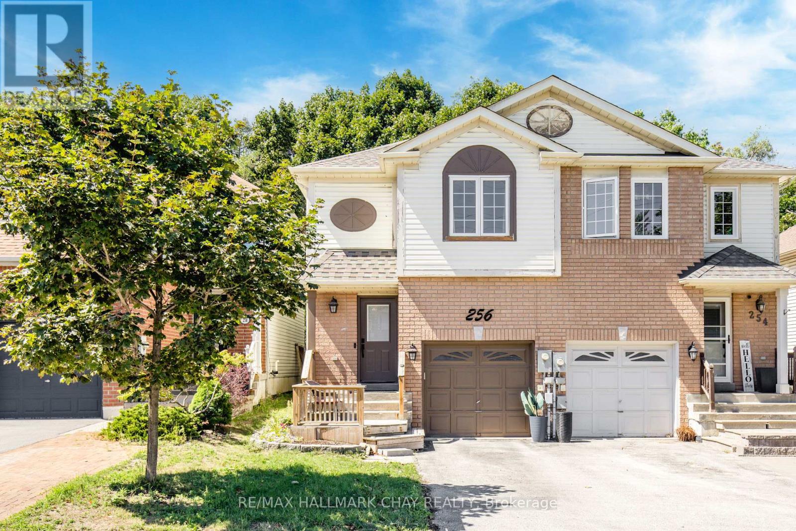 256 FERNDALE DRIVE S, Barrie, Ontario