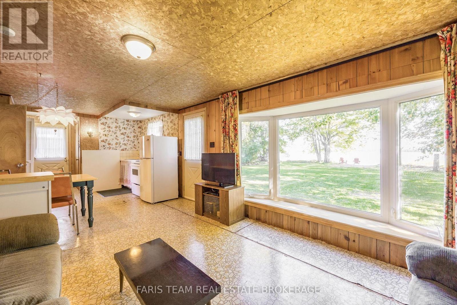 1313 Carol Ann Avenue, Ramara, Ontario  L0K 1B0 - Photo 13 - S12412424