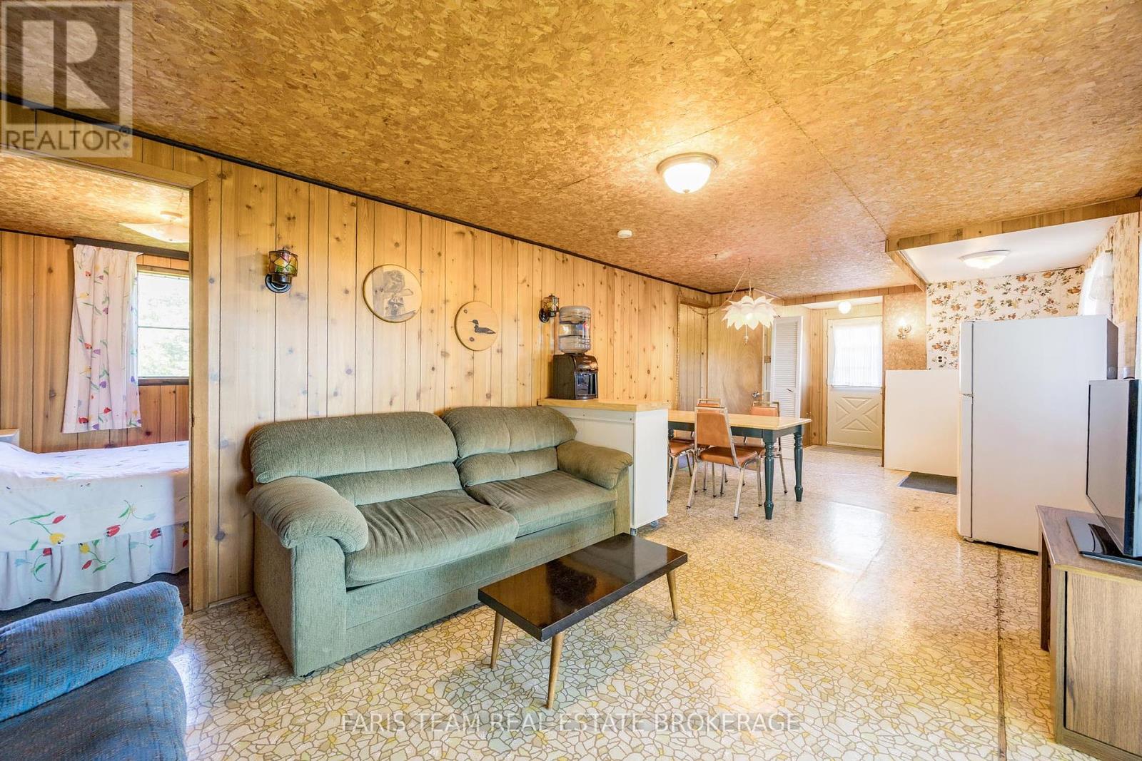 1313 Carol Ann Avenue, Ramara, Ontario  L0K 1B0 - Photo 14 - S12412424