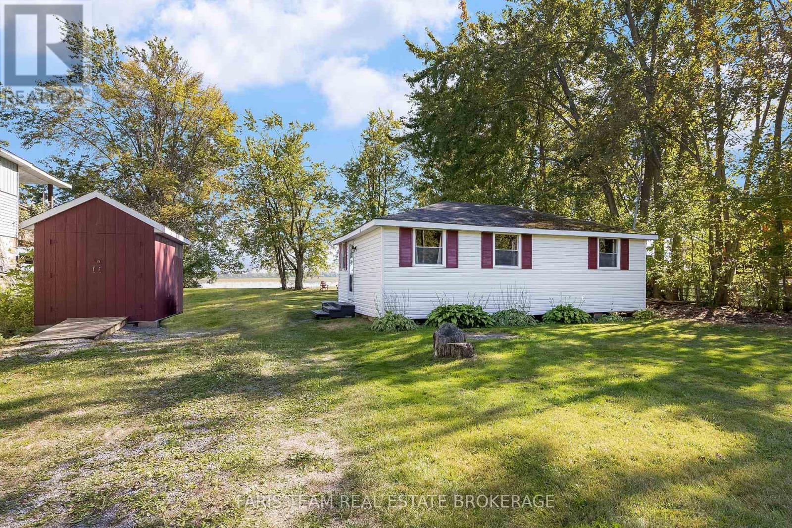 1313 Carol Ann Avenue, Ramara, Ontario  L0K 1B0 - Photo 3 - S12412424