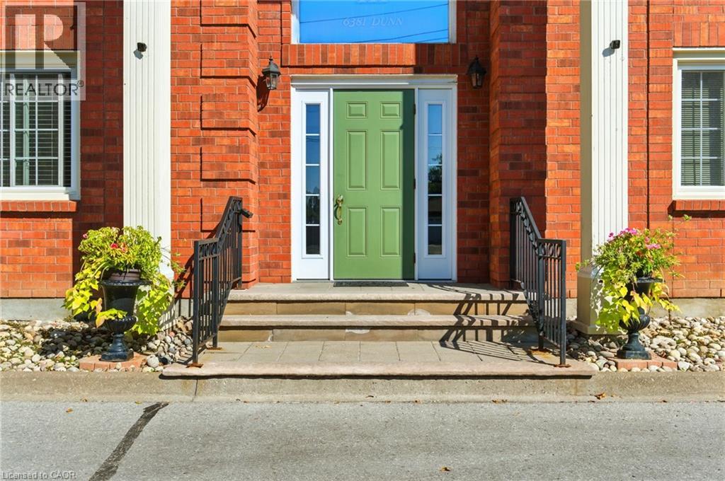6381 Dunn Street Unit# 104, Niagara Falls, Ontario  L2G 2P6 - Photo 2 - 40771149