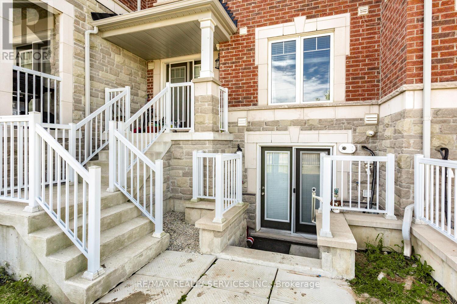 100 Golden Springs Drive, Brampton, Ontario  L7A 4N6 - Photo 26 - W12412404