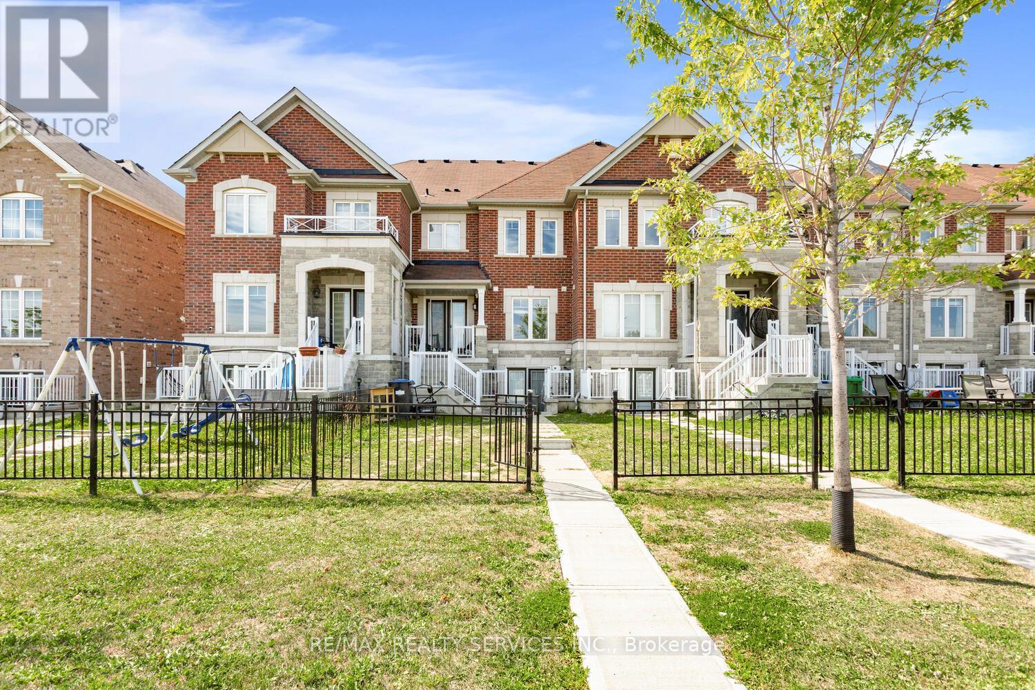 100 Golden Springs Drive, Brampton, Ontario  L7A 4N6 - Photo 29 - W12412404
