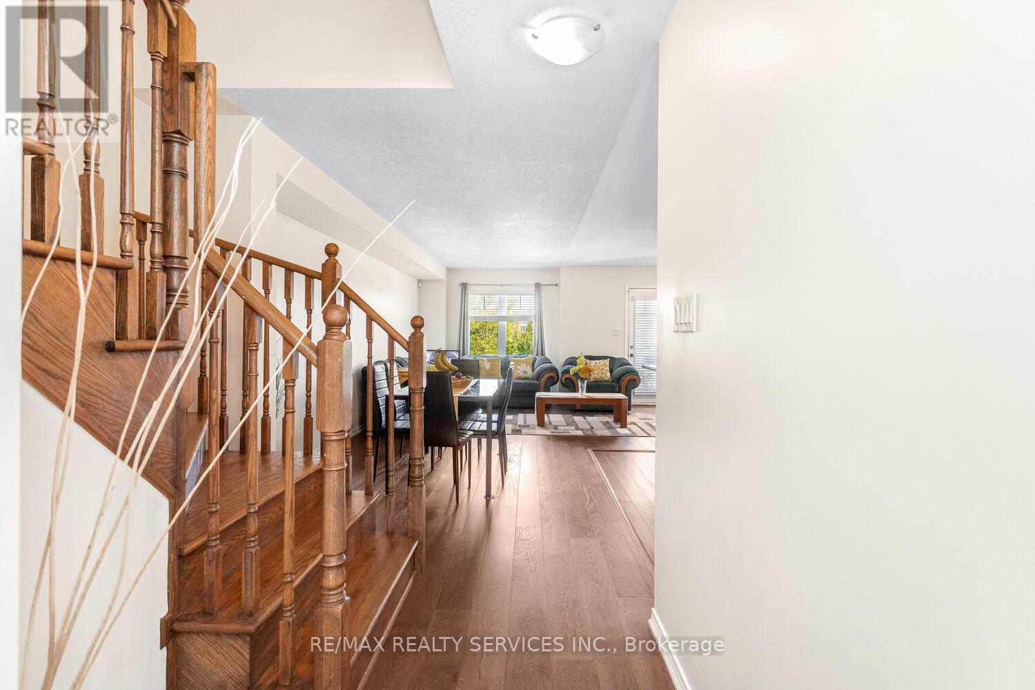 100 Golden Springs Drive, Brampton, Ontario  L7A 4N6 - Photo 7 - W12412404