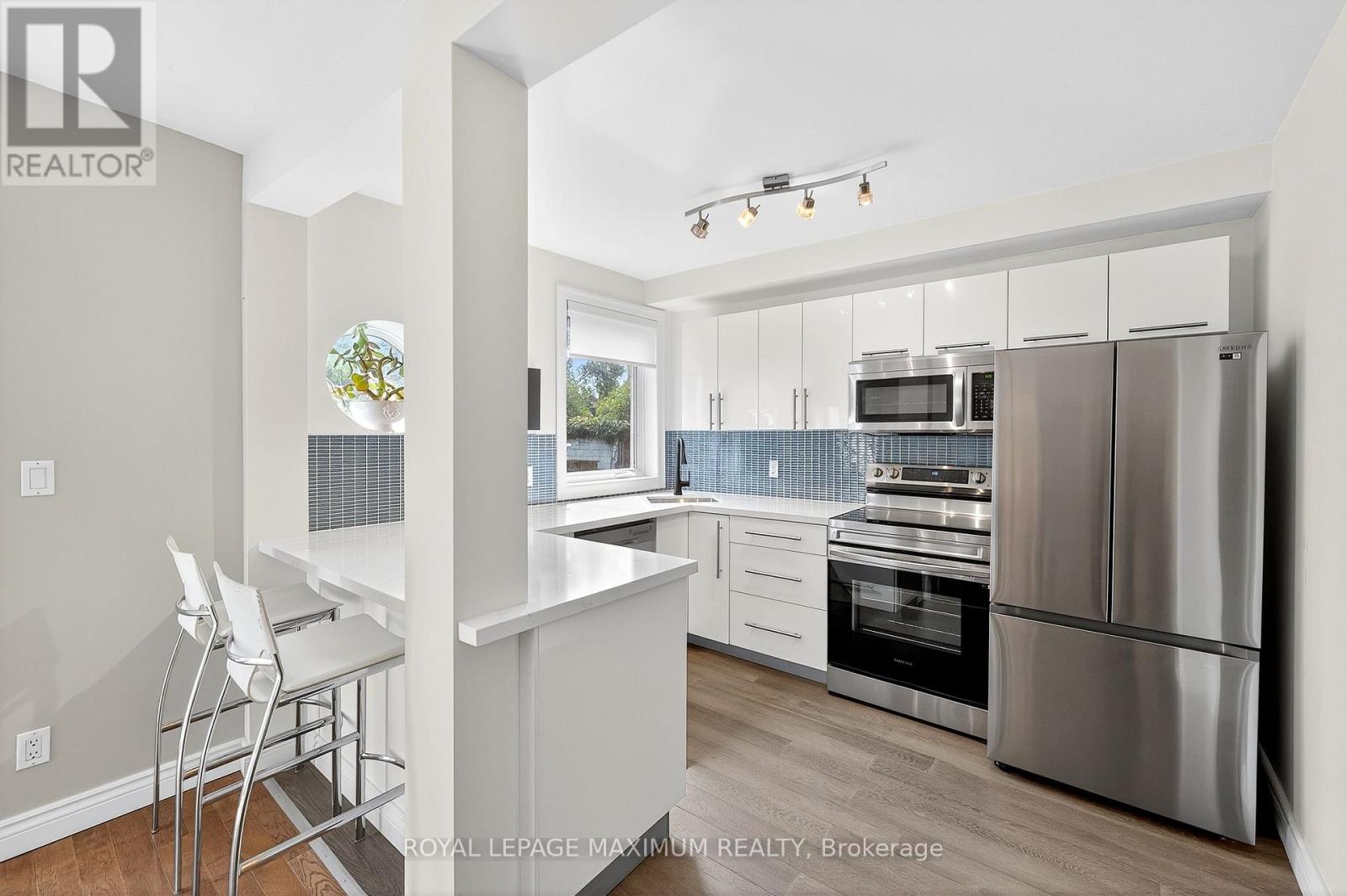 65 Parkdale Road, Toronto, Ontario  M6R 1E3 - Photo 13 - W12412445