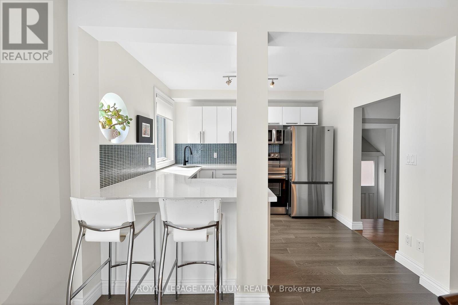 65 Parkdale Road, Toronto, Ontario  M6R 1E3 - Photo 15 - W12412445