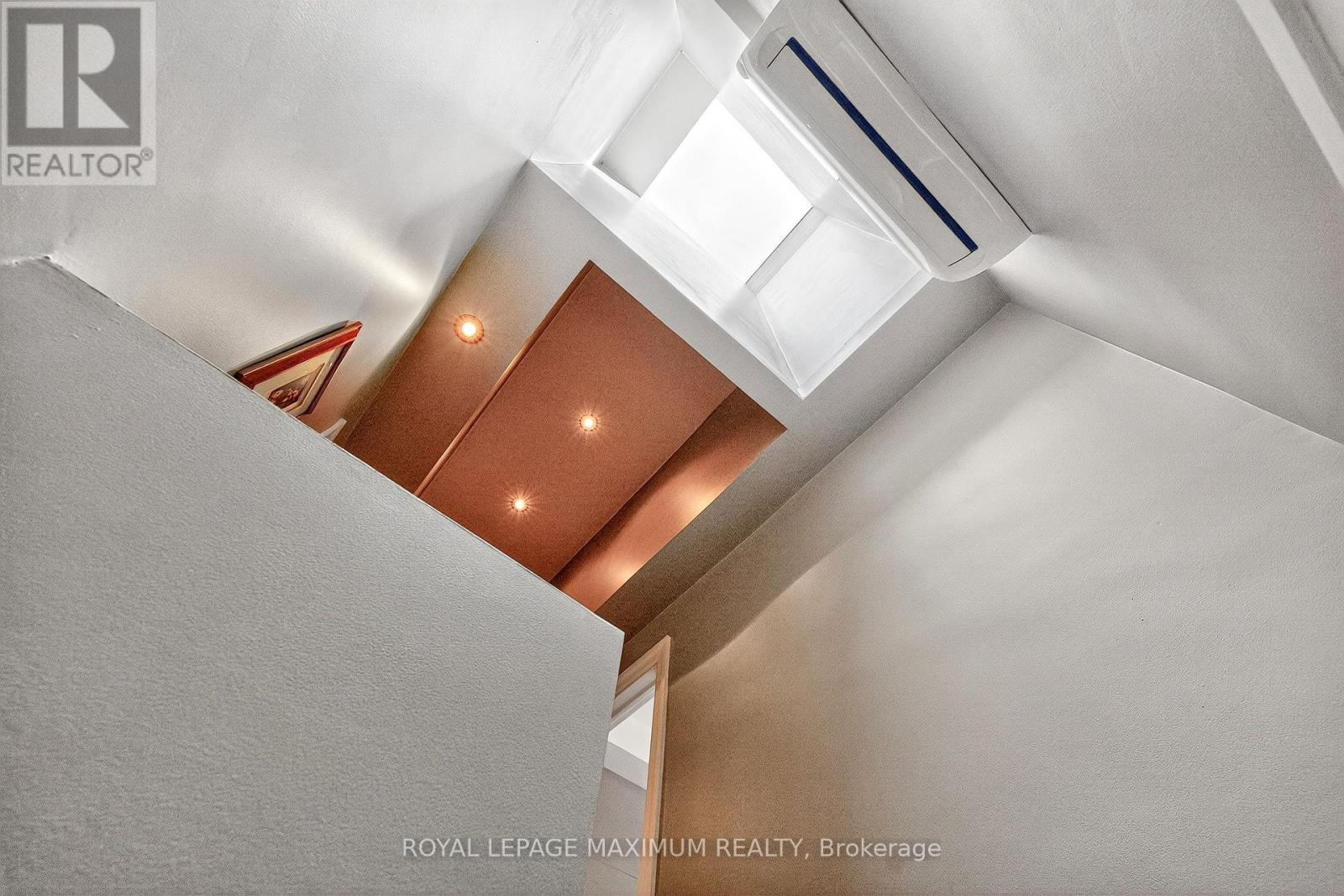 65 Parkdale Road, Toronto, Ontario  M6R 1E3 - Photo 22 - W12412445