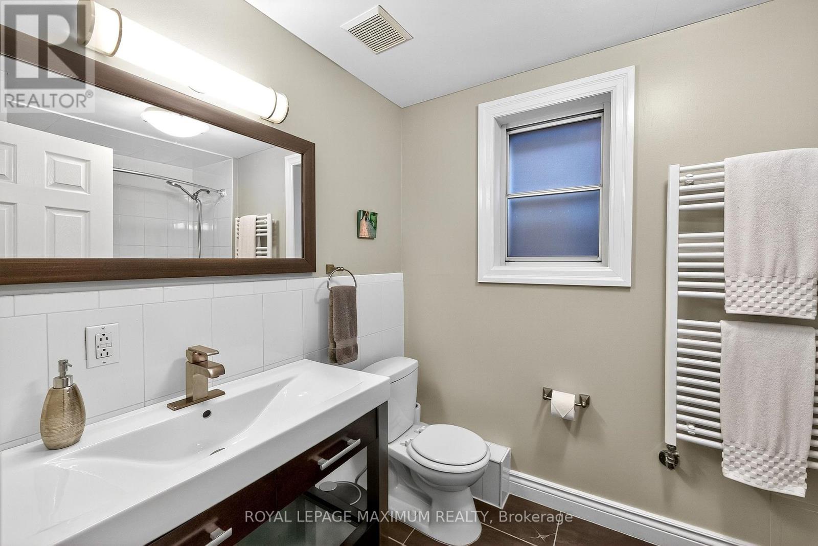65 Parkdale Road, Toronto, Ontario  M6R 1E3 - Photo 32 - W12412445