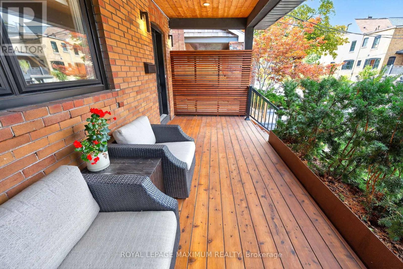 65 Parkdale Road, Toronto, Ontario  M6R 1E3 - Photo 5 - W12412445