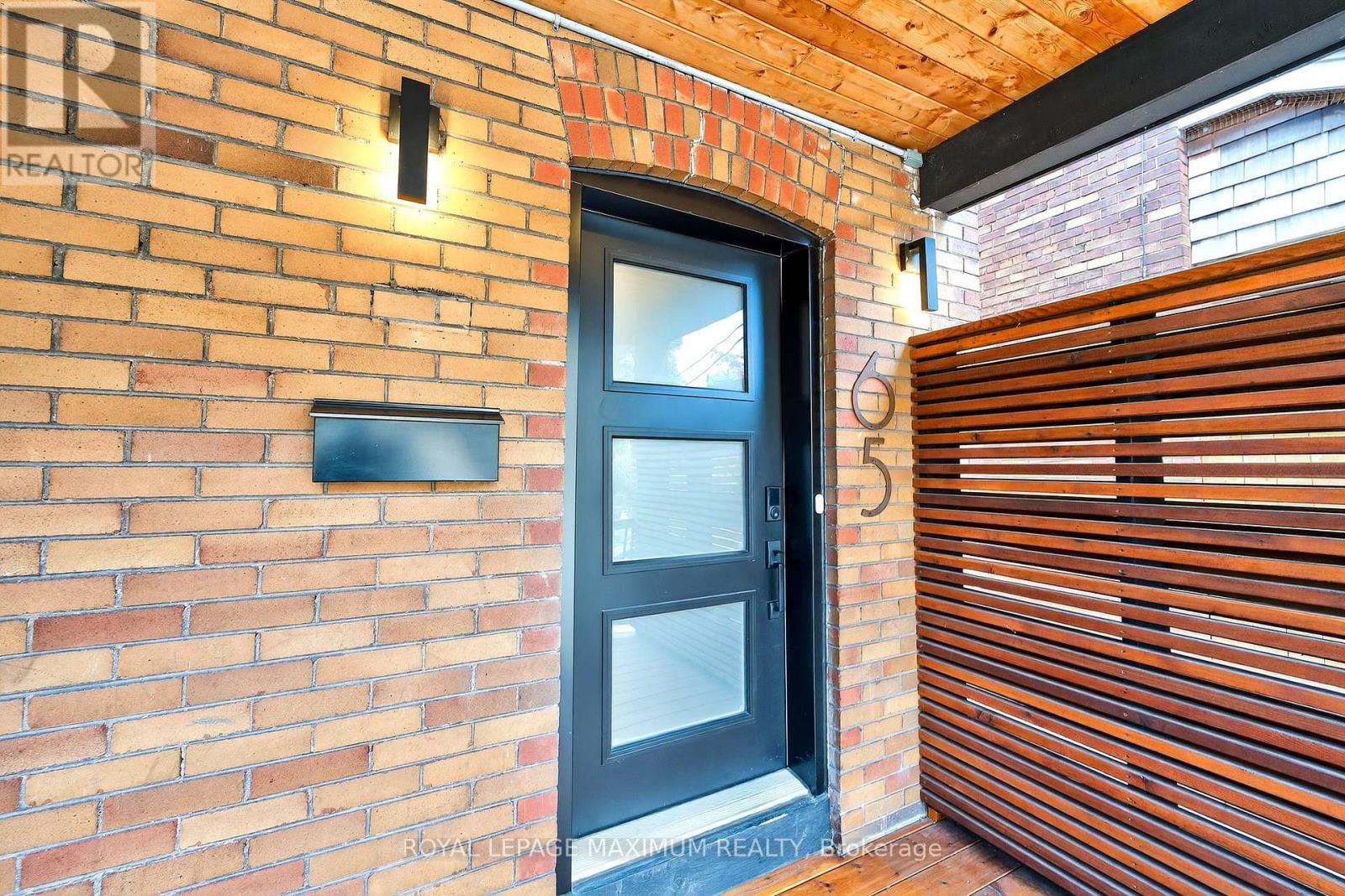 65 Parkdale Road, Toronto, Ontario  M6R 1E3 - Photo 6 - W12412445