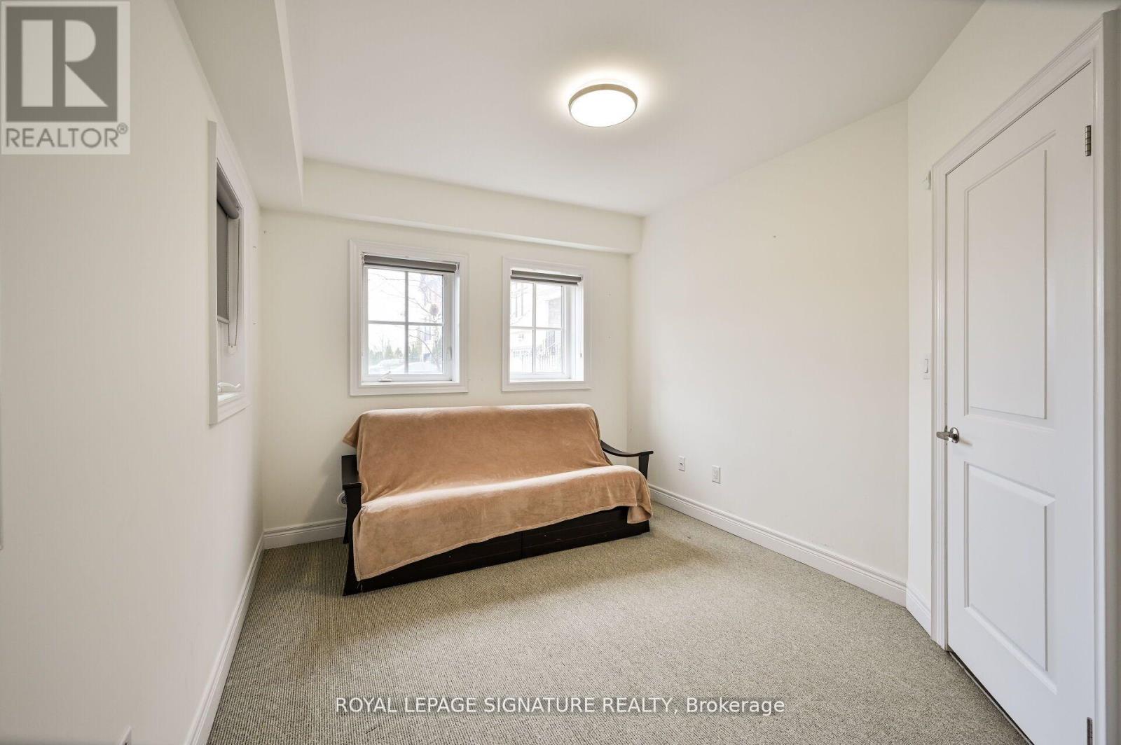 1809 Pagehurst Avenue, Mississauga, Ontario  L4X 1Y6 - Photo 6 - W12412453