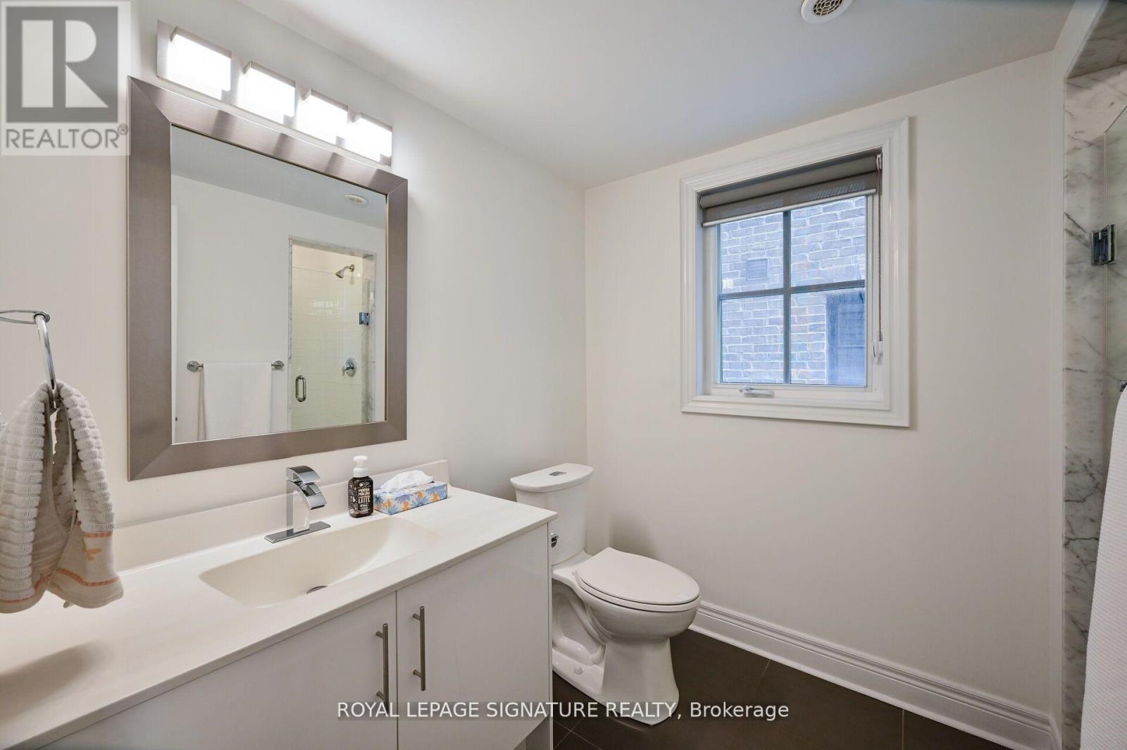 1809 Pagehurst Avenue, Mississauga, Ontario  L4X 1Y6 - Photo 7 - W12412453