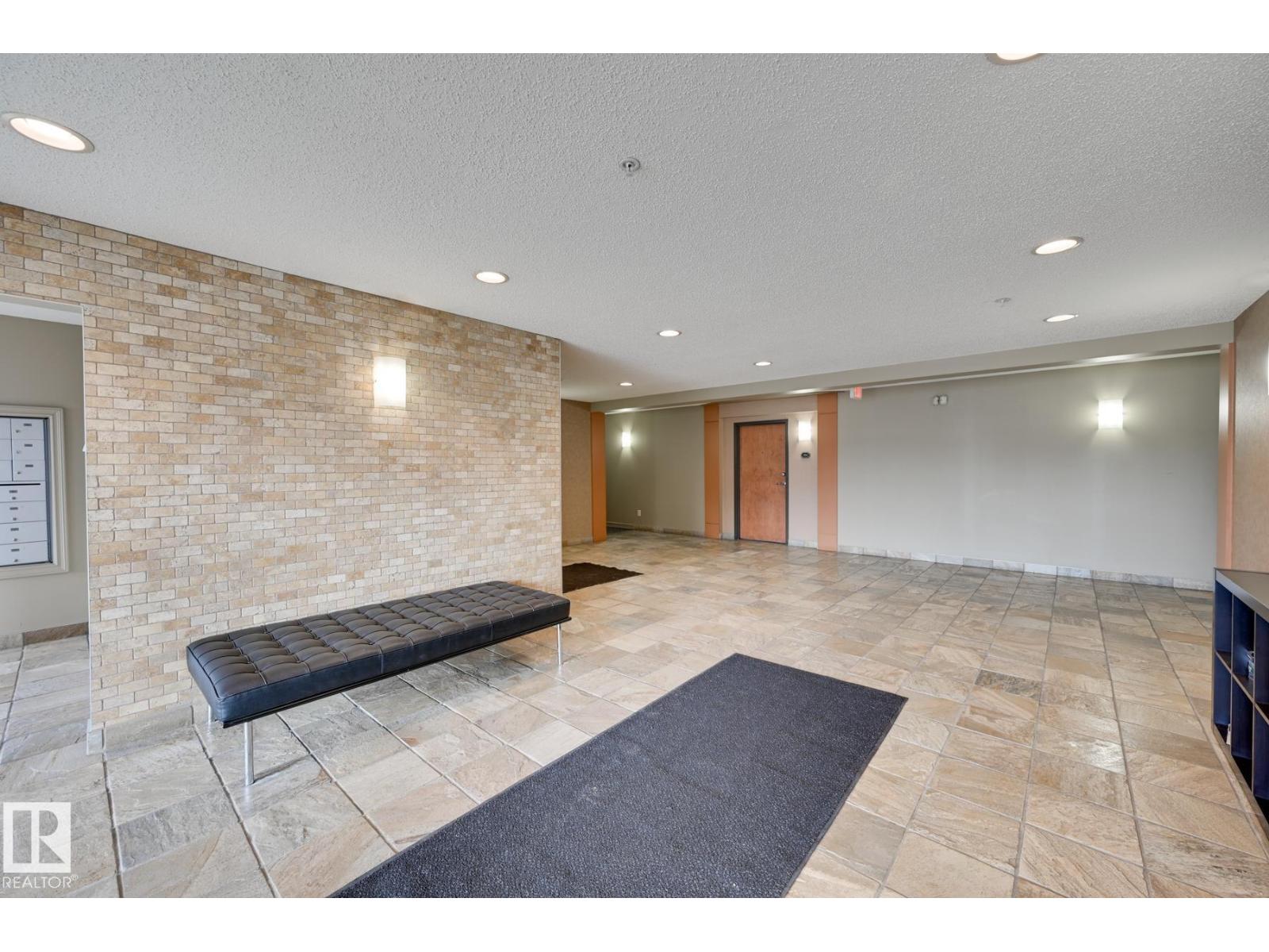 #215 13830 150 Av Nw, Edmonton, Alberta  T6V 1X2 - Photo 2 - E4458344
