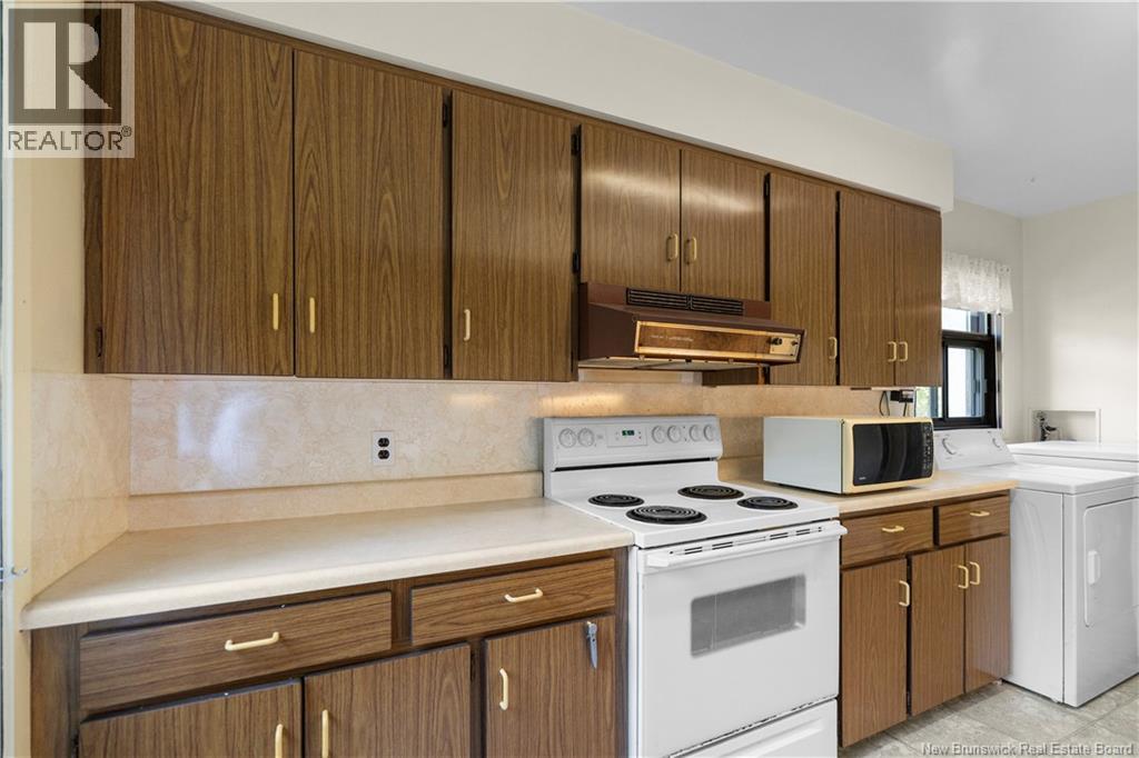 2470 Sunset Drive, Bathurst, New Brunswick  E2A 7K8 - Photo 12 - NB127003