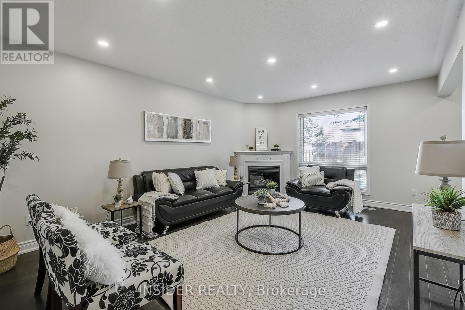 35 Langlaw Drive, Cambridge, Ontario  N1P 1J1 - Photo 1 - X12412375