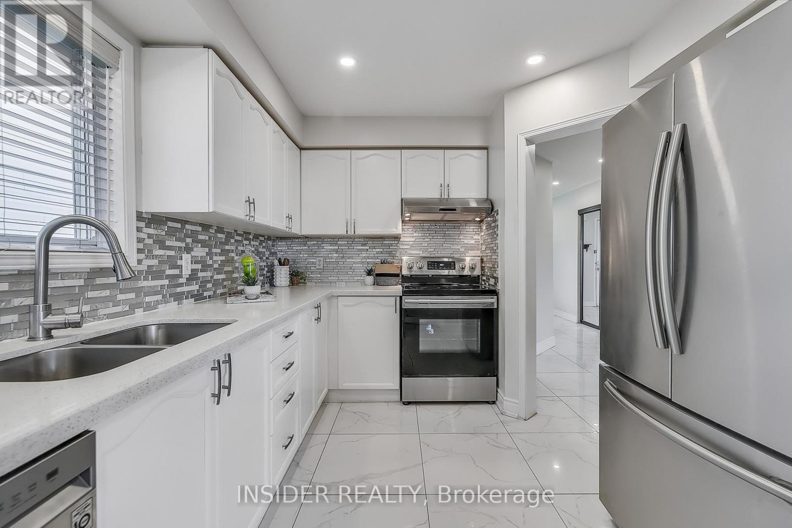 35 Langlaw Drive, Cambridge, Ontario  N1P 1J1 - Photo 13 - X12412375