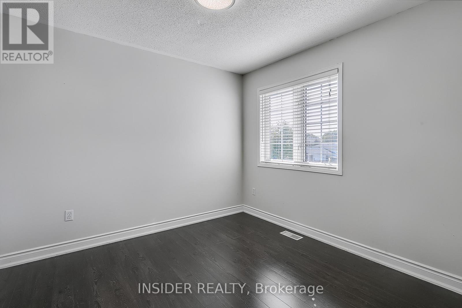 35 Langlaw Drive, Cambridge, Ontario  N1P 1J1 - Photo 21 - X12412375