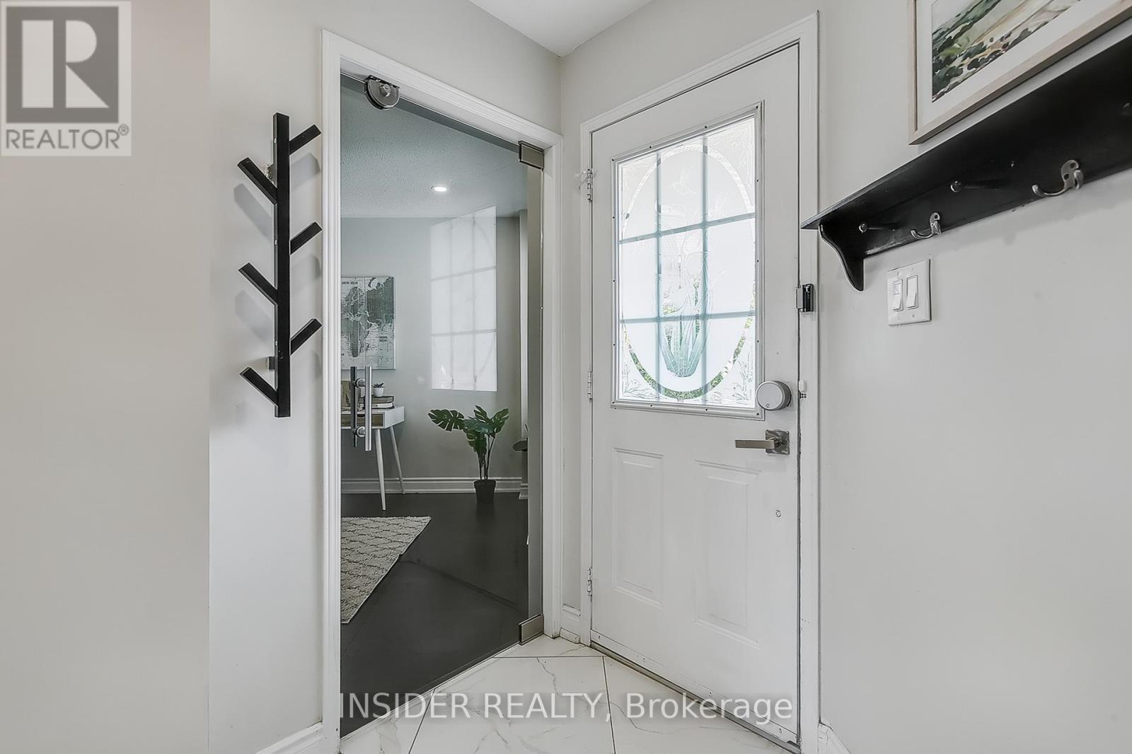 35 Langlaw Drive, Cambridge, Ontario  N1P 1J1 - Photo 4 - X12412375