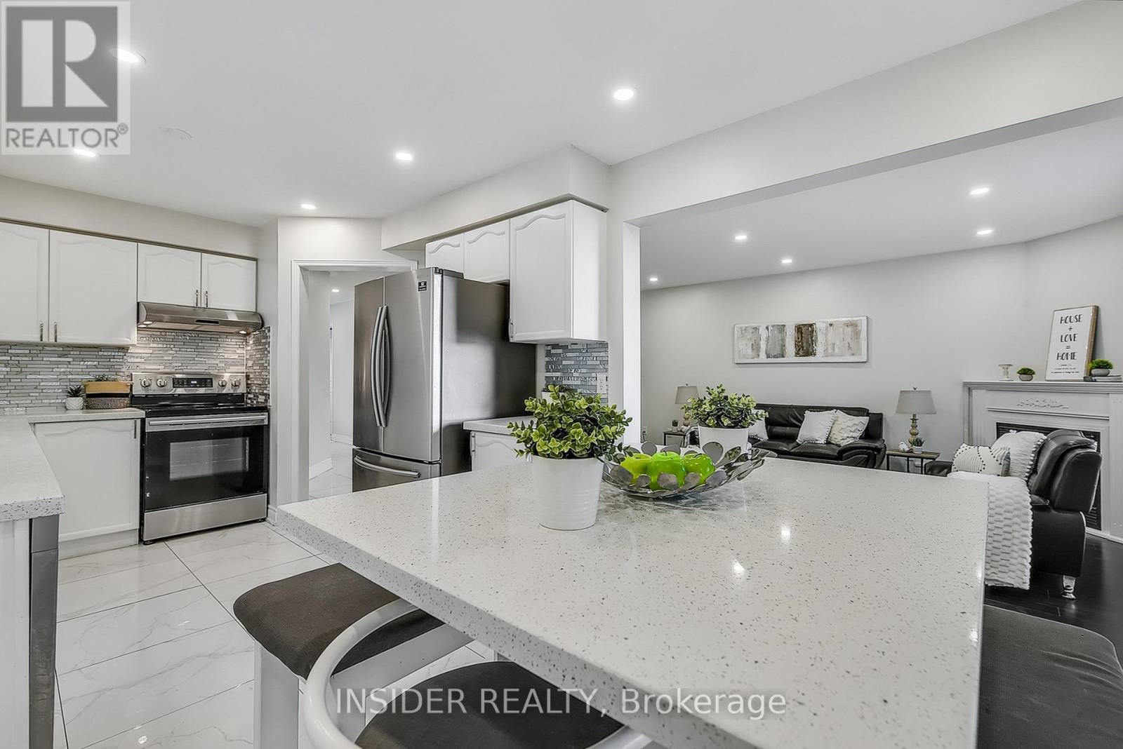 35 Langlaw Drive, Cambridge, Ontario  N1P 1J1 - Photo 8 - X12412375