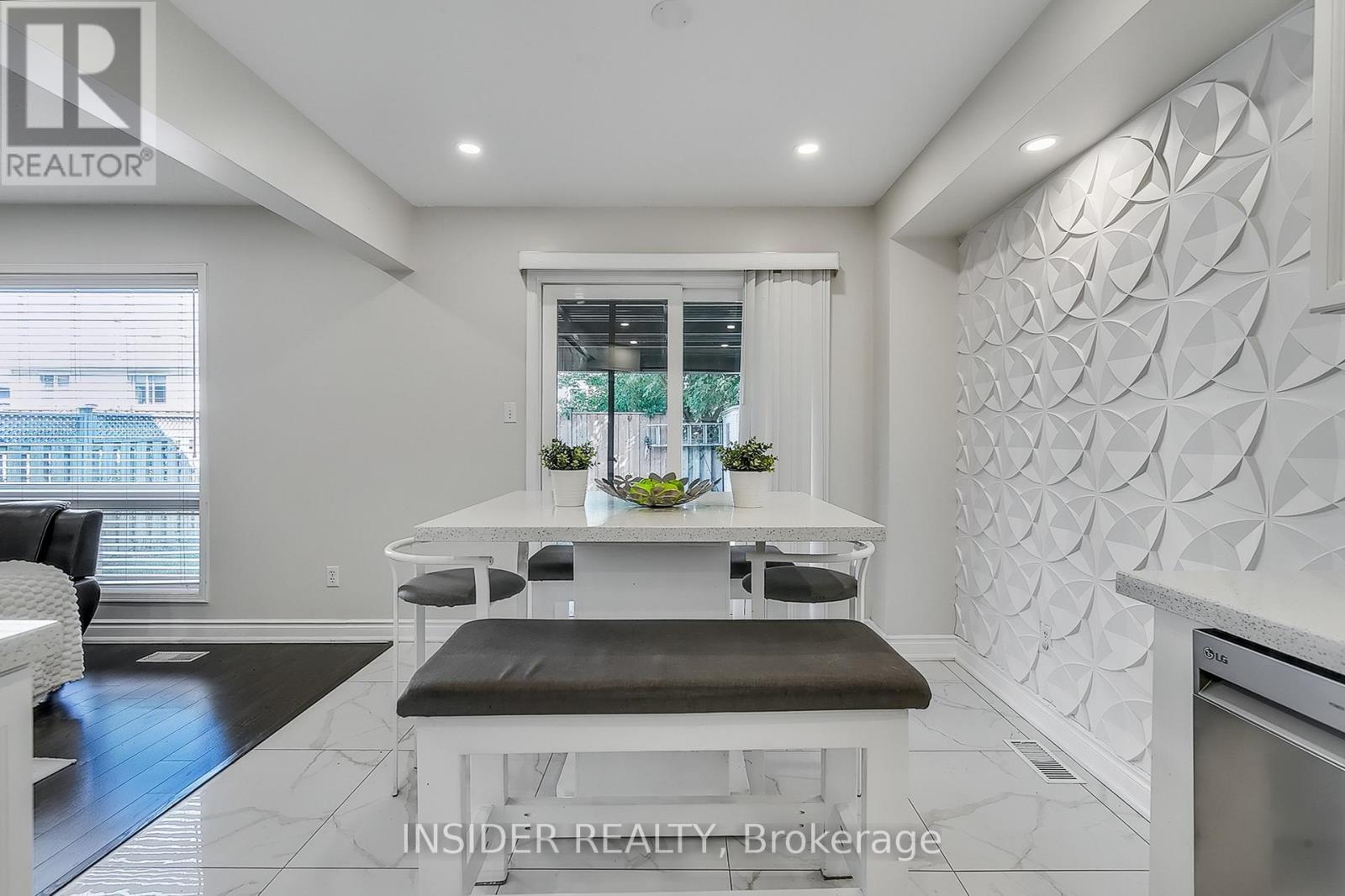 35 Langlaw Drive, Cambridge, Ontario  N1P 1J1 - Photo 9 - X12412375