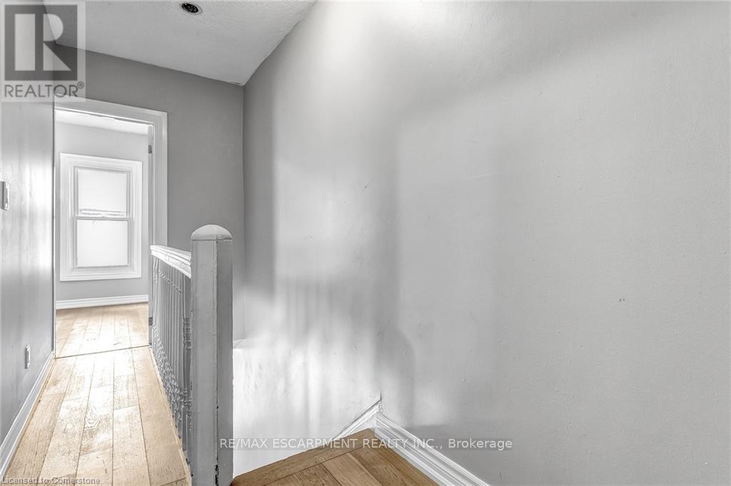 26 Madison Avenue, Hamilton, Ontario  L8L 5Y3 - Photo 6 - X12412378