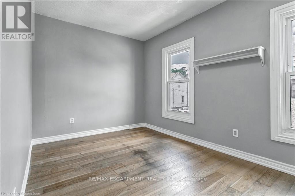 26 Madison Avenue, Hamilton, Ontario  L8L 5Y3 - Photo 8 - X12412378
