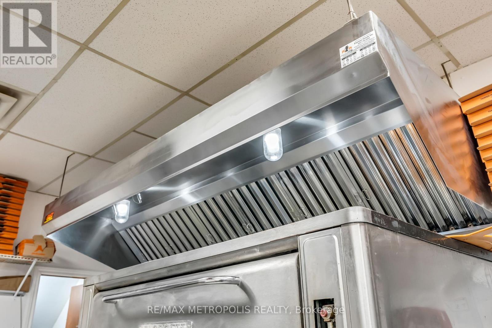 181 Main Street S, Wellington North, Ontario  N0G 2L0 - Photo 29 - X12412398