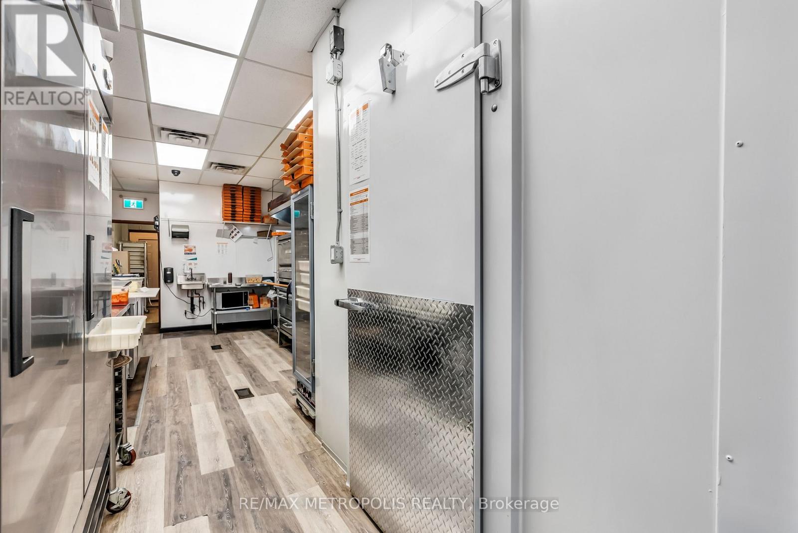 181 Main Street S, Wellington North, Ontario  N0G 2L0 - Photo 33 - X12412398