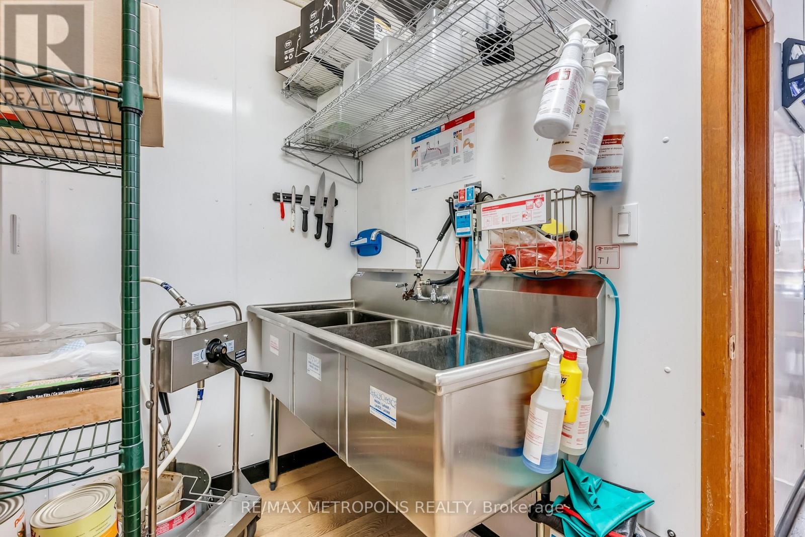 181 Main Street S, Wellington North, Ontario  N0G 2L0 - Photo 37 - X12412398