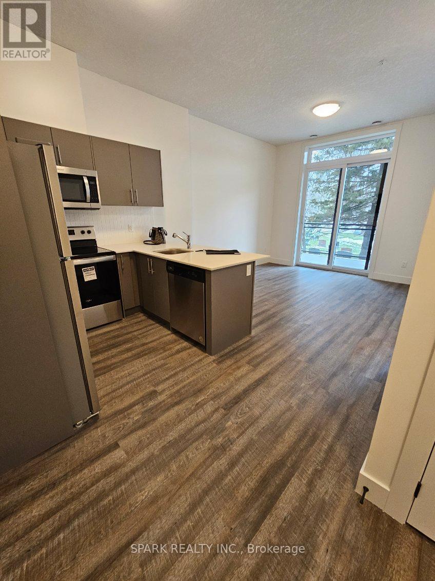 106 - 107 Roger Street, Waterloo, Ontario  N2J 0G3 - Photo 2 - X12412444